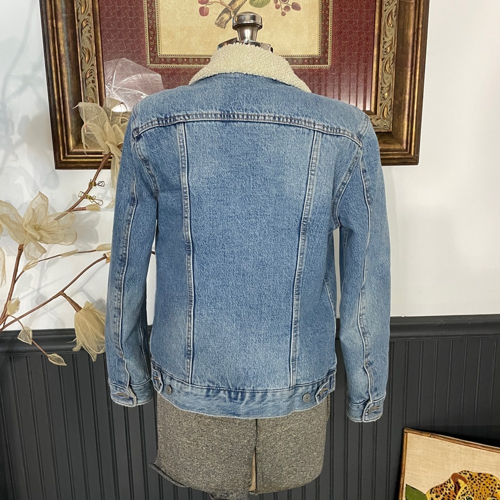 Levi's Premium Ex-Boyfriend Sherpa Lined Trucker Denim Jacket - Sz Med 🧡🎀 - Picture 8 of 15